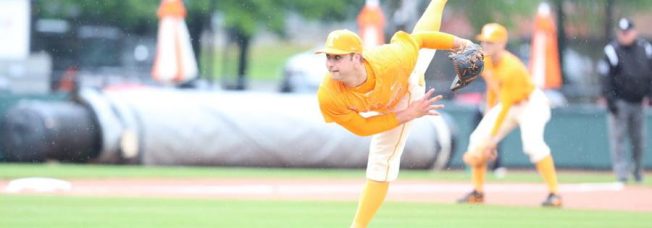 Vols split two-game rain-shortened series with Arkansas