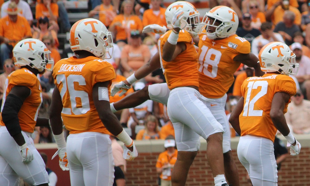 Vols Defense 1-crop