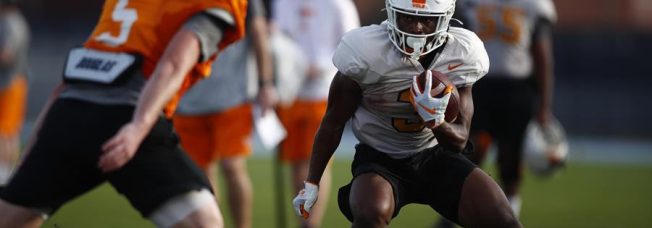 Bowl Report: Vols Kick Off Final Gator Bowl Preparations in Jax