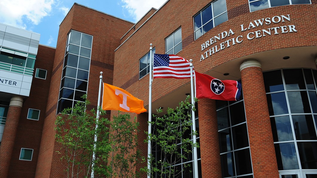 30805_2013_Facilities_flags_004